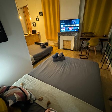 Charmant appartement climatisé aux pieds de la cité Carcasona Exterior foto