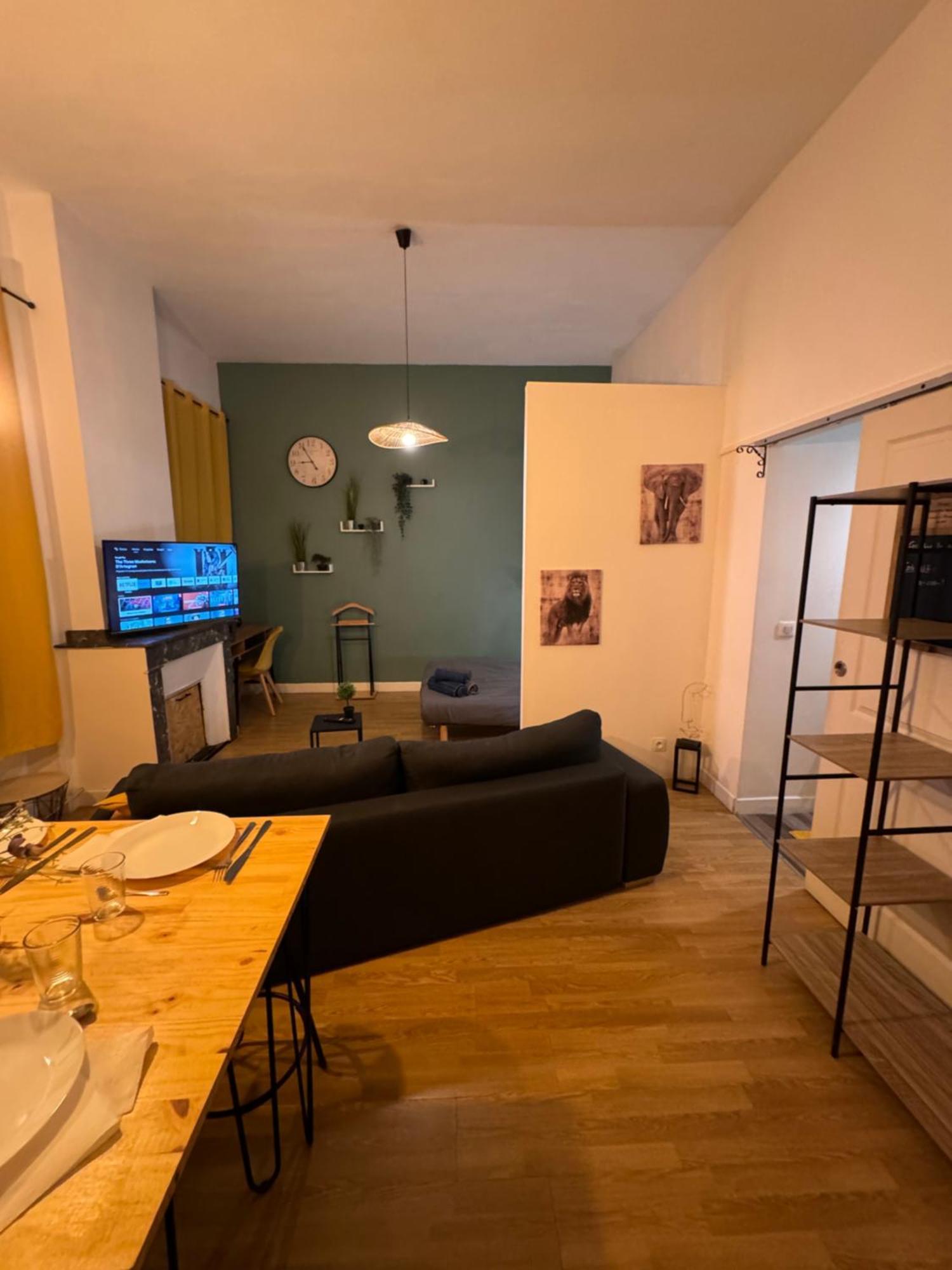 Charmant appartement climatisé aux pieds de la cité Carcasona Exterior foto